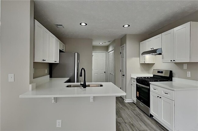 Building Photo - 670 Chantress Ct