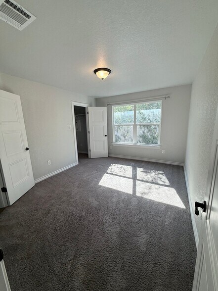 Building Photo - 8803 Kallison Arbor