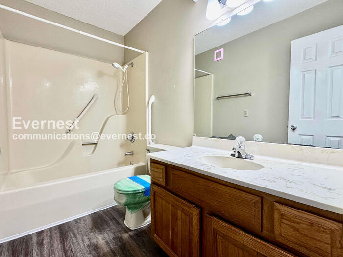 Building Photo - 6804 S 78th E Ave