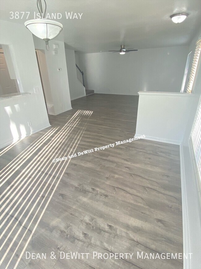 Building Photo - 3877 Island Way