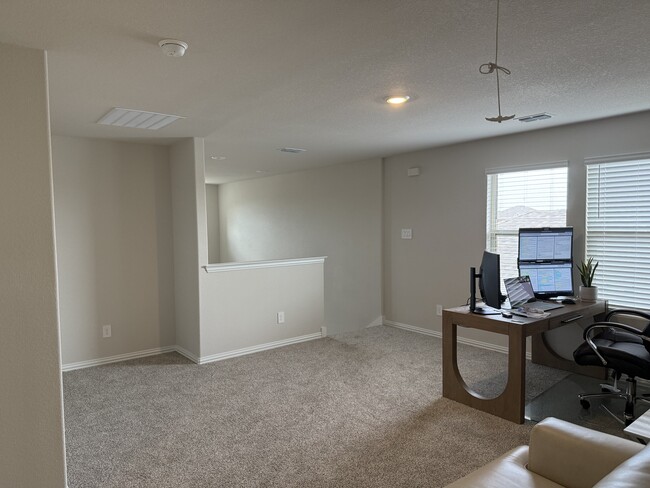 Building Photo - 212 Travine Dr