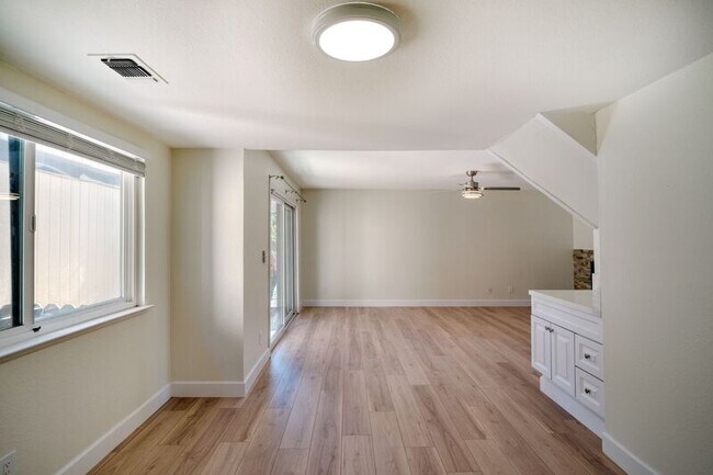 Building Photo - 6726 Calvine Rd