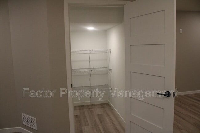 Building Photo - 3124 Scotch Ln