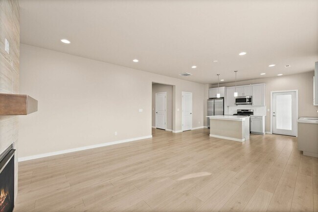 Building Photo - 16212 8th Ave E