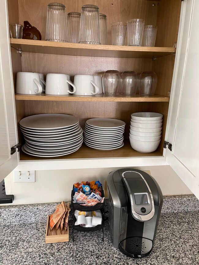 Building Photo - 1805 Piedmont Way NE