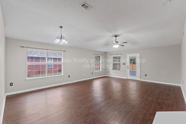 Building Photo - 917 Lajolla Ln