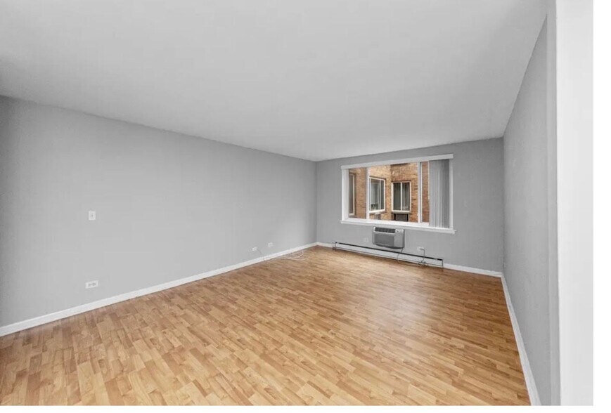 Building Photo - 3825 N Pine Grove Ave