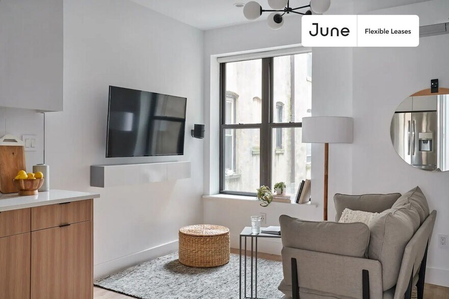 Building Photo - Eclectic ROOM at The Brower House