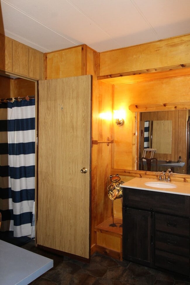 Building Photo - Waterfront Short-Term Rental – Fully Furnished | 3 Bed, 2 Bath | $1800/month