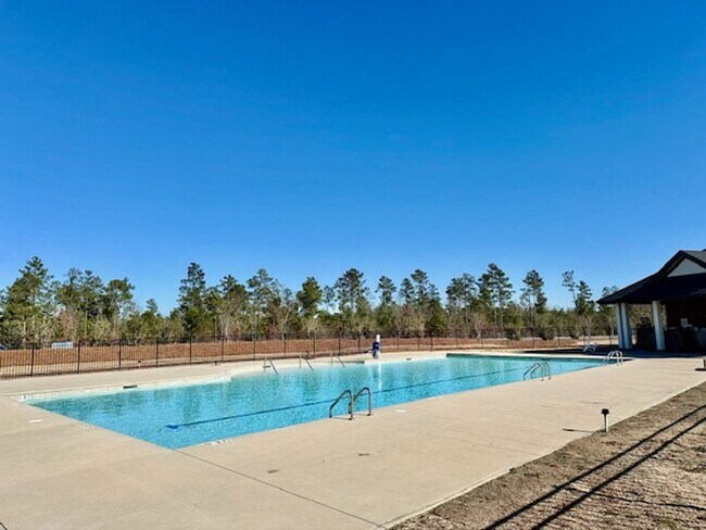 Building Photo - TOWNHOMES ACROSS FROM LAKE CAROLINA