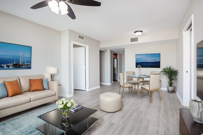 Building Photo - 610 W Las Olas Blvd