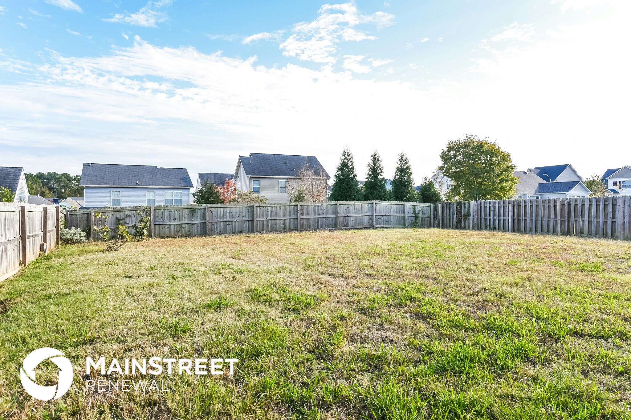 Building Photo - 907 Red Oak Tree Dr