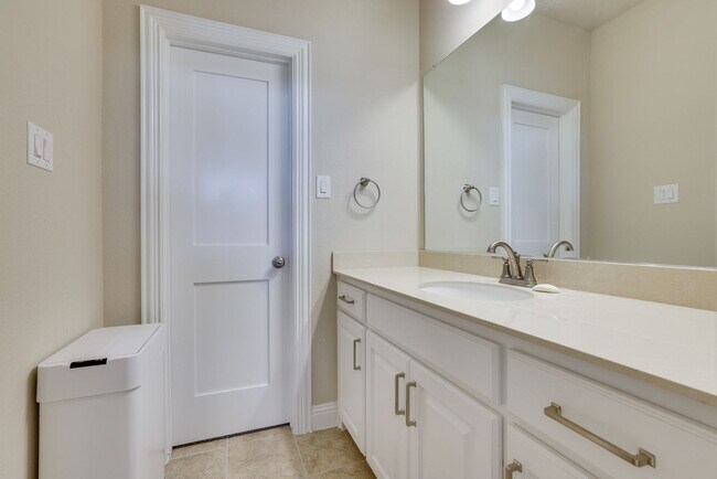 Building Photo - 12718 Mdw Gln Trl