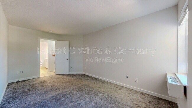 Building Photo - 163 South St