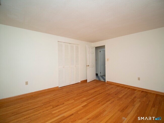 Building Photo - 38 Landin St