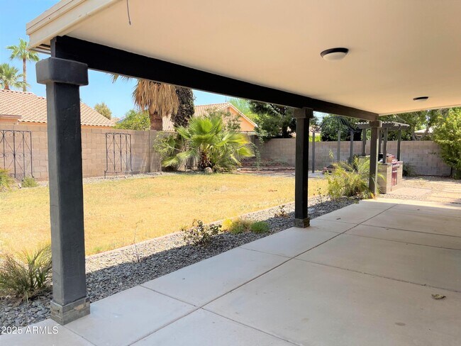 Building Photo - 7452 W Via Montoya Dr