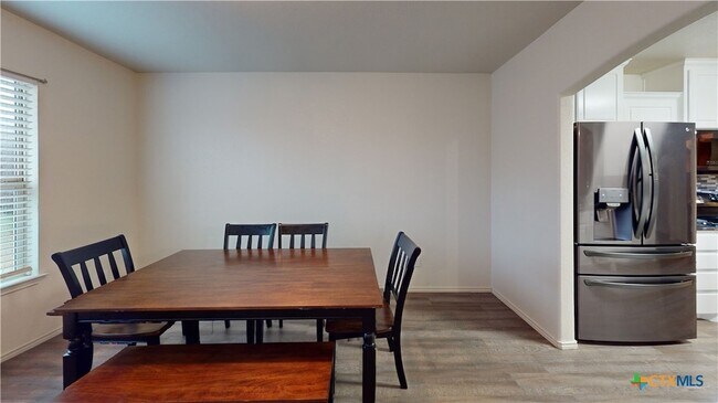Building Photo - 2703 Tara Dr