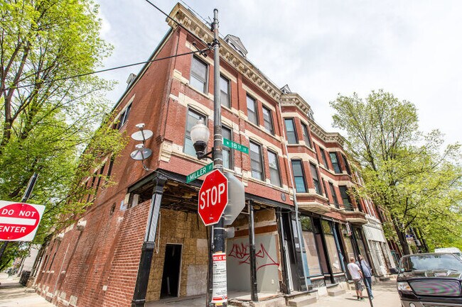 Primary Photo - 1008 W 18th St