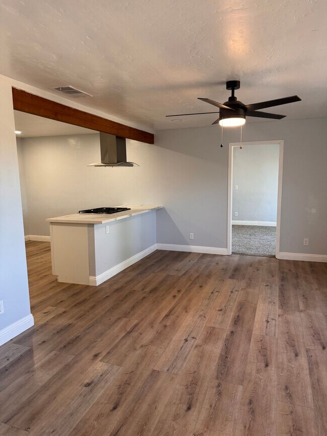 Building Photo - Single Family Home