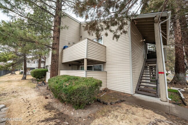 Building Photo - 2101 Roundhouse Rd