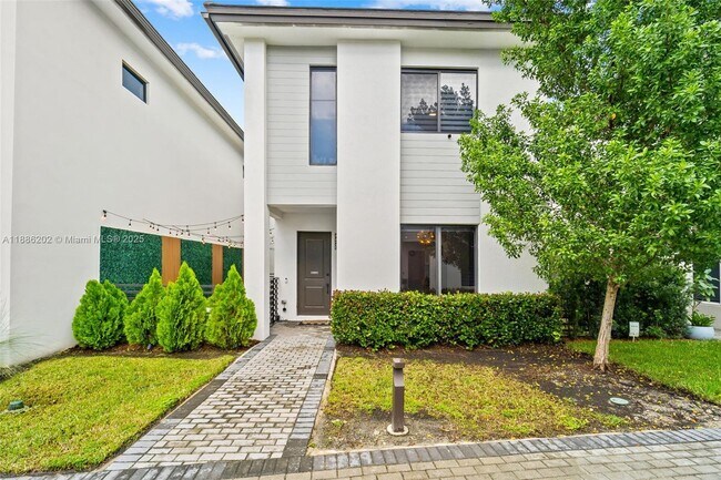 Building Photo - 4420 NW 81st Ave