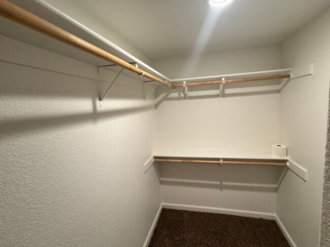 Building Photo - 4727 El Cap Ct