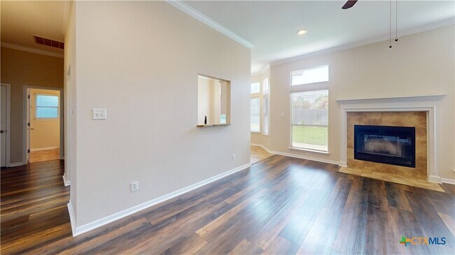 Building Photo - 1021 Westend Dr