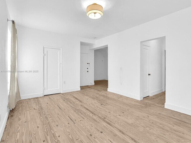 Building Photo - 821 Jefferson Ave