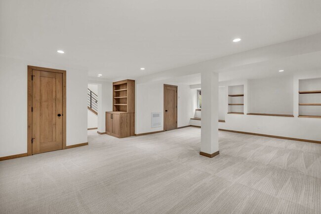 Building Photo - Pinebrook Luxury Remodeled Home