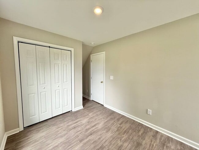 Building Photo - 1212 Merrick St