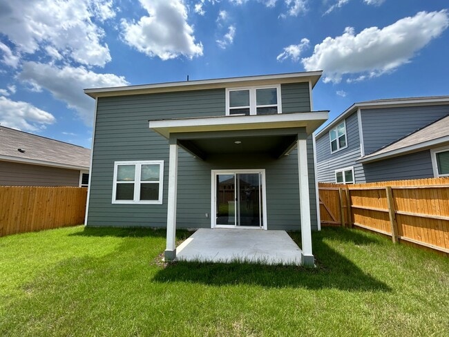 Building Photo - Walking Distance to Long Creek High School...