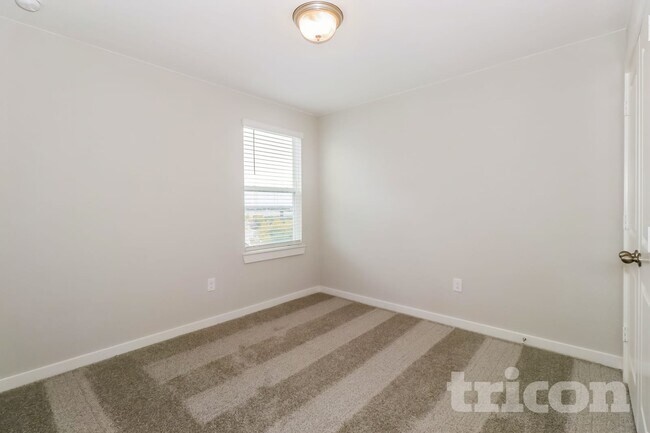 Building Photo - 620 Raglands Rd