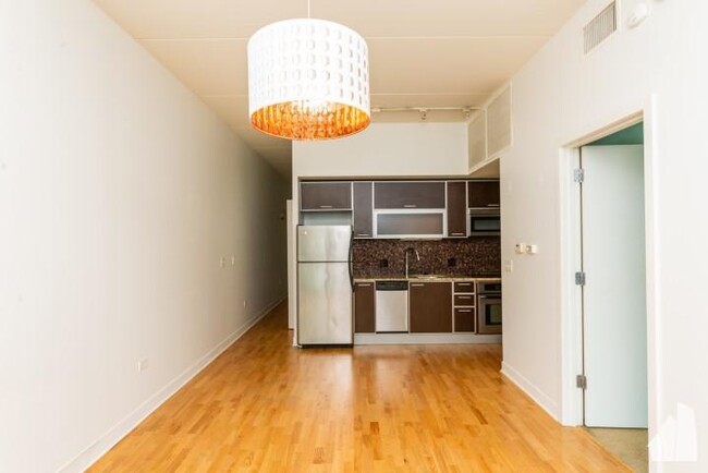 Building Photo - 1 bedroom in Chicago IL 60661