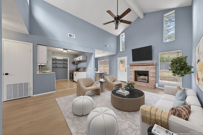 Building Photo - 2415 Moss Terrace