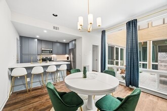 Building Photo - 1116 Bering Dr