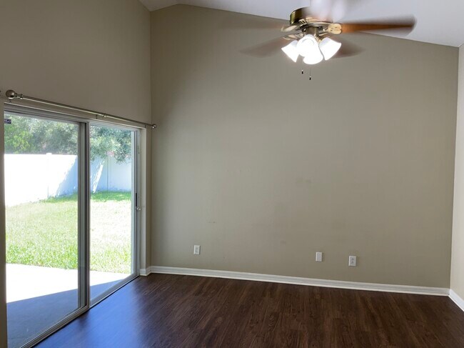 Building Photo - 27512 Sky Lake Cir