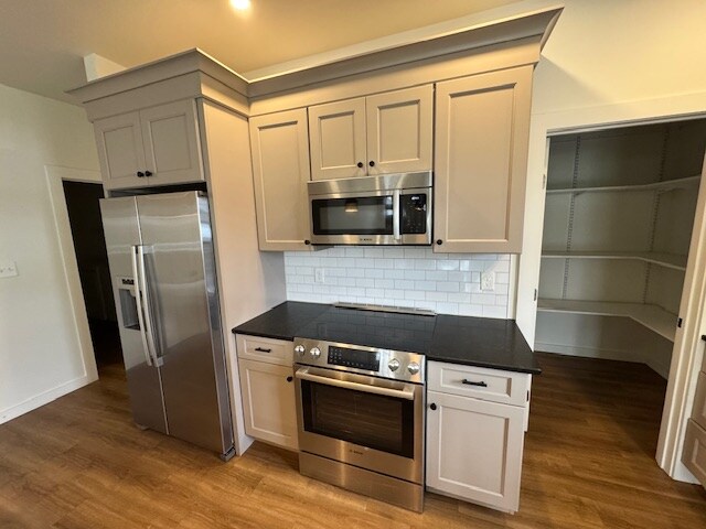 Building Photo - 802 Fritz Ave