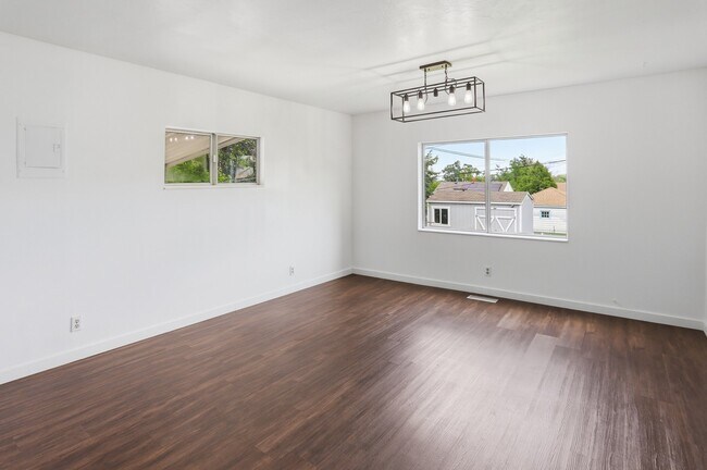 Building Photo - 774 37th St