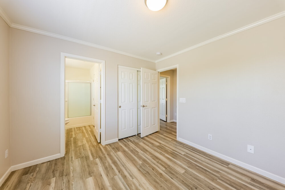Building Photo - 14252 W Cora Ln