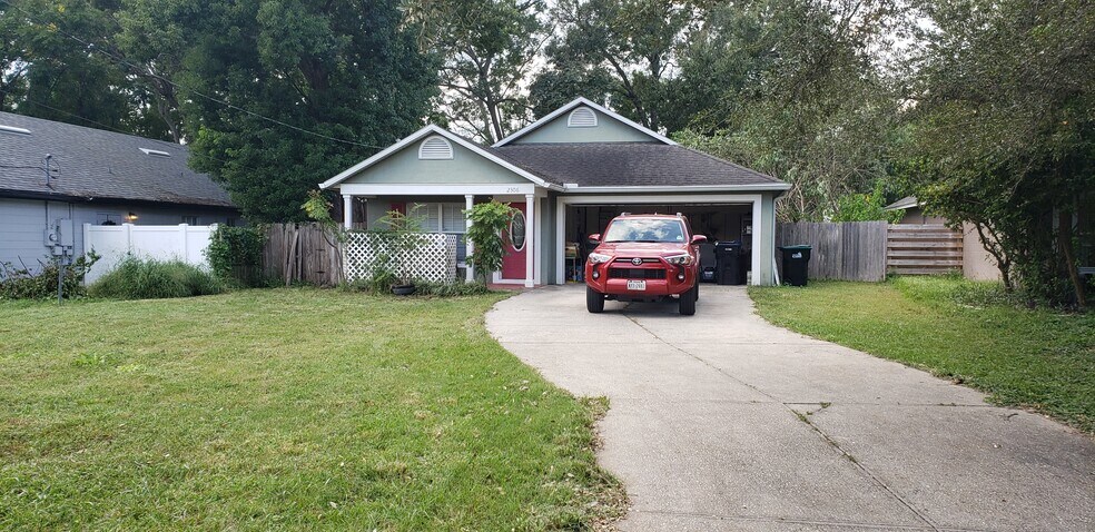Front of home. Fence is in process of being replaced due to Hurricane Ian - 2306 S Bumby Ave