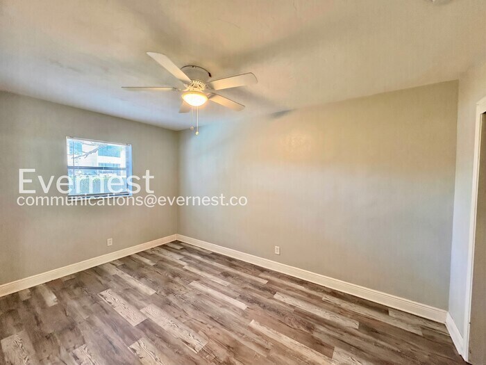 Building Photo - 10115 N Ashley St