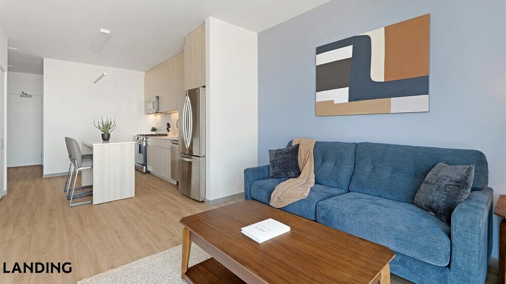 Building Photo - 513 S Damen Ave