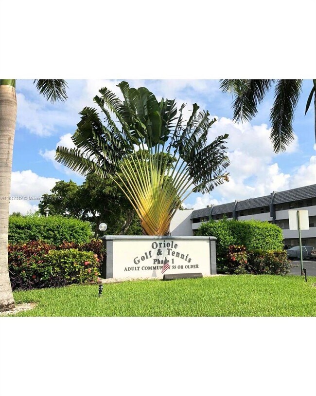 Building Photo - 7787 Golf Cir Dr