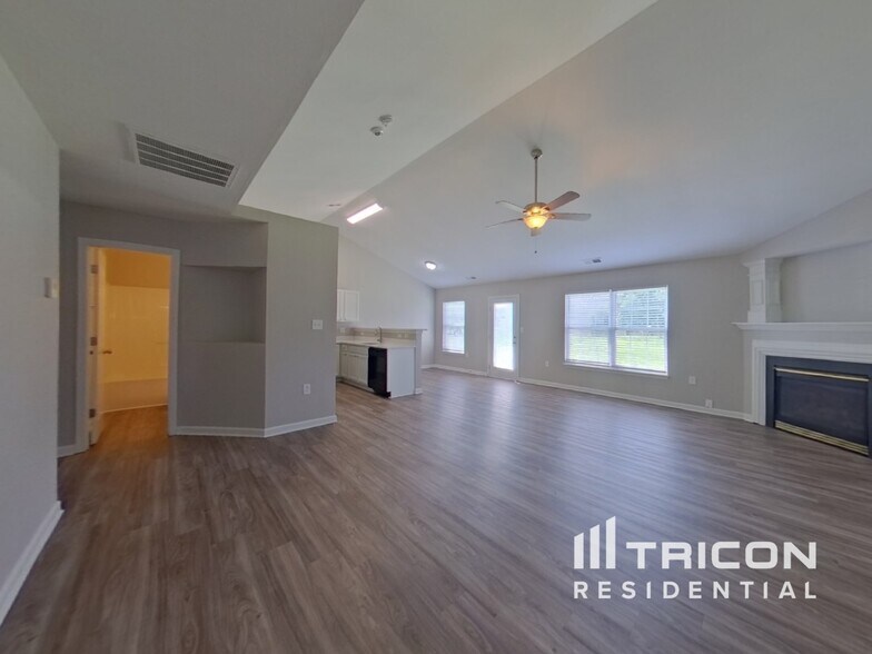 Building Photo - 9116 White Aspen Pl