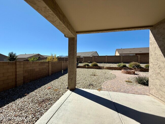 Building Photo - 5234 N Elliot Ave