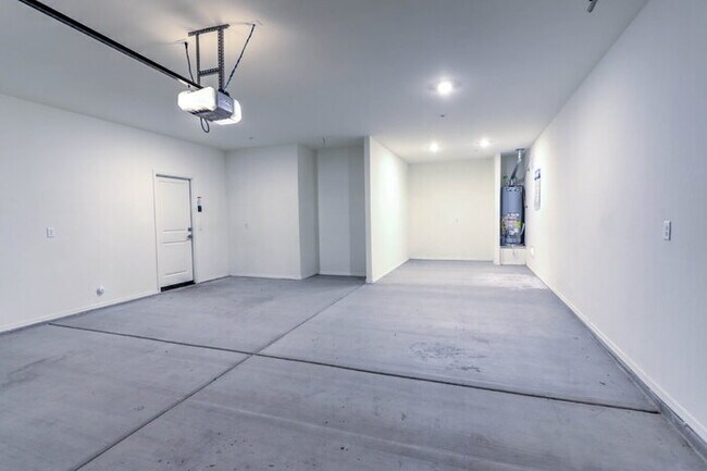 Building Photo - $750.00 MOVE-IN CREDIT TOWARDS FIRST MONTH RENT!!!!! Rancho Sahuarita