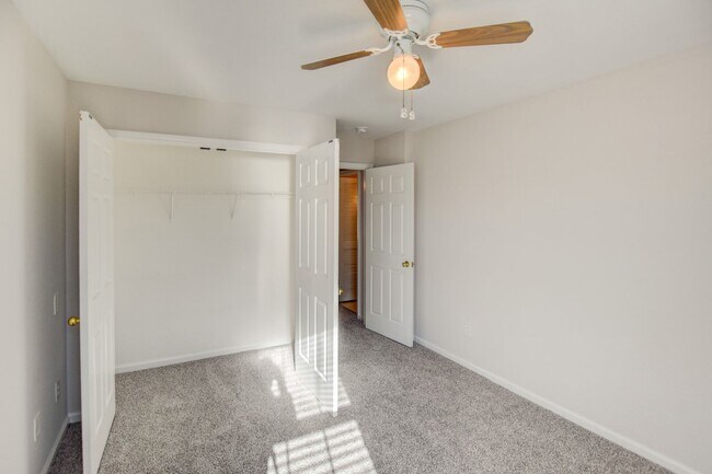 Building Photo - 2112 Seastone Trce