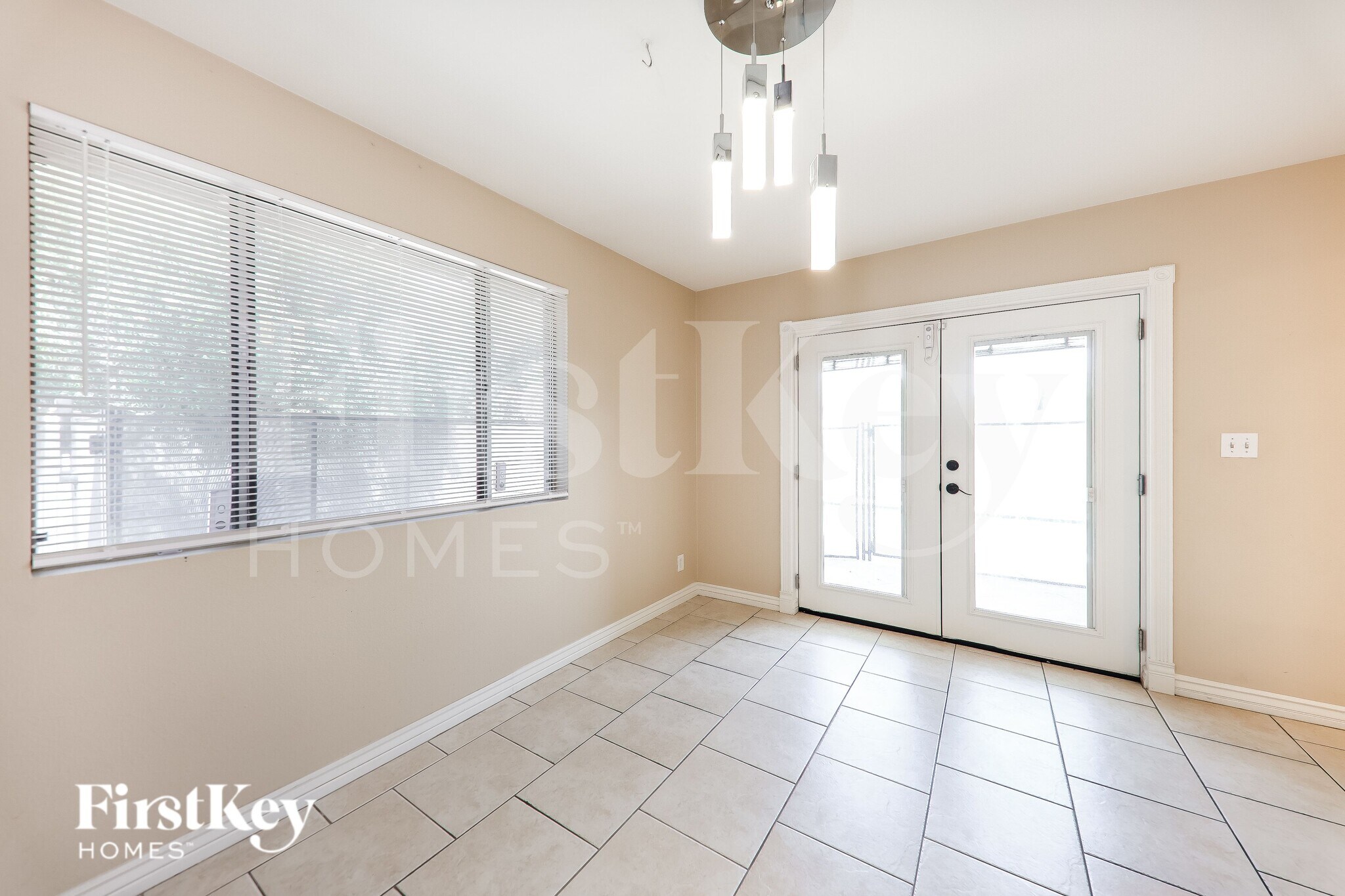 Building Photo - 9044 N 52nd Dr