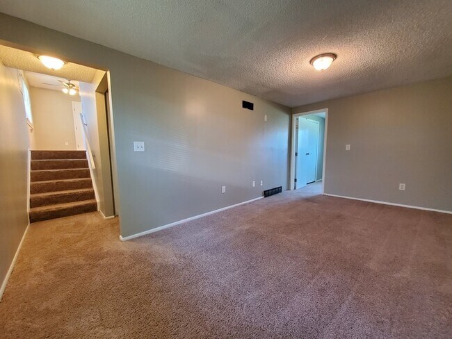 Building Photo - 3515 Meadow Valley St