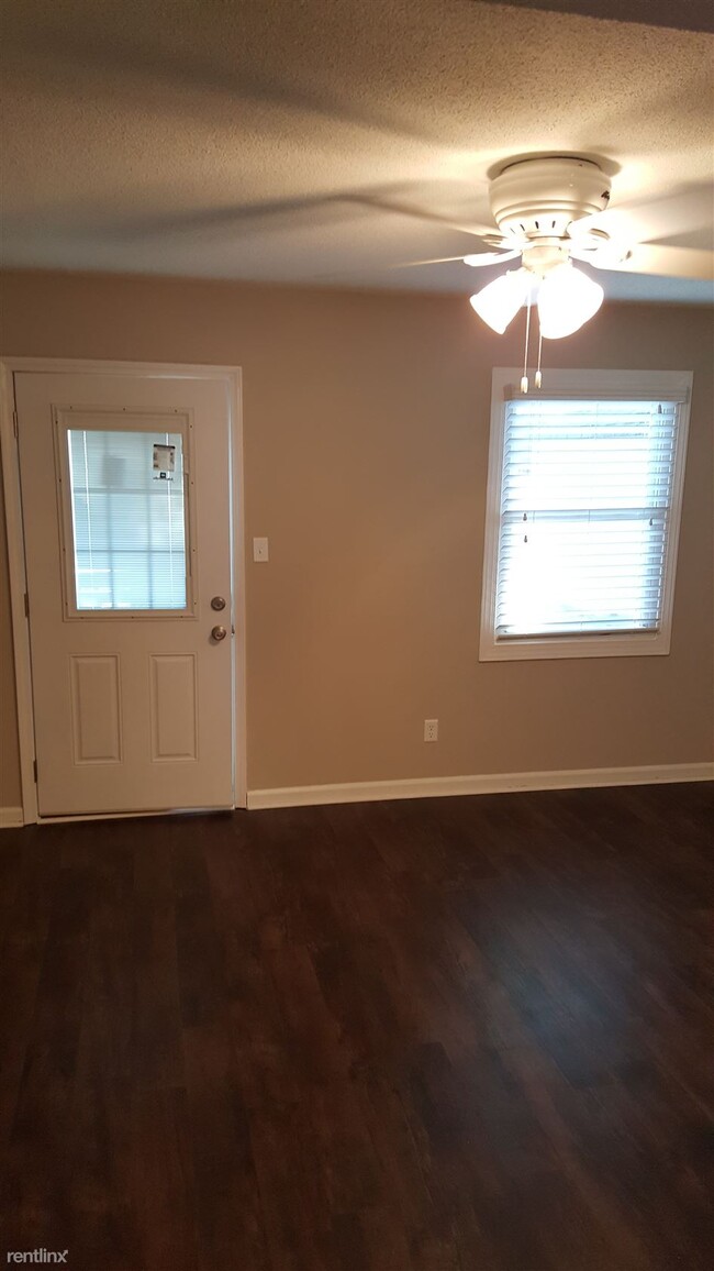Building Photo - 2 br, 1.5 bath Condo - 6301 New Market